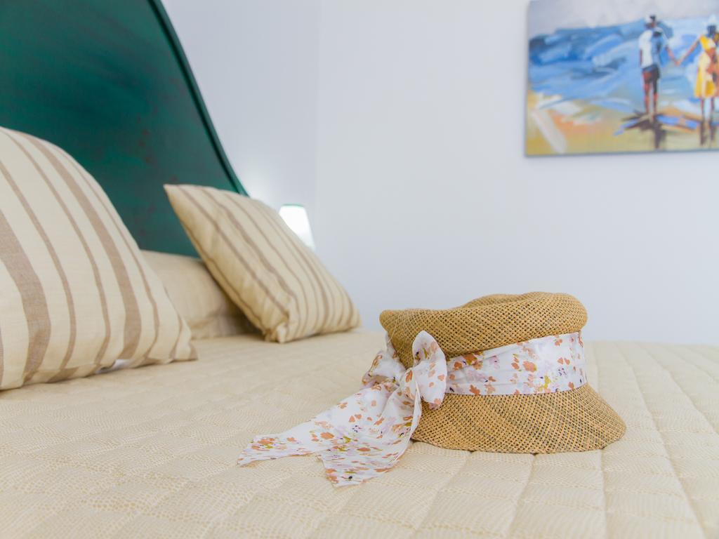 Gelso Bianco Apartments Кампофеліче-ді-Роччелла Екстер'єр фото
