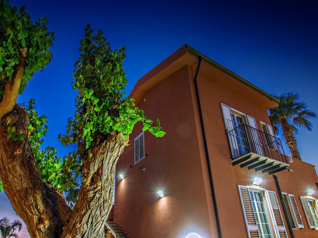 Gelso Bianco Apartments Кампофеліче-ді-Роччелла Екстер'єр фото